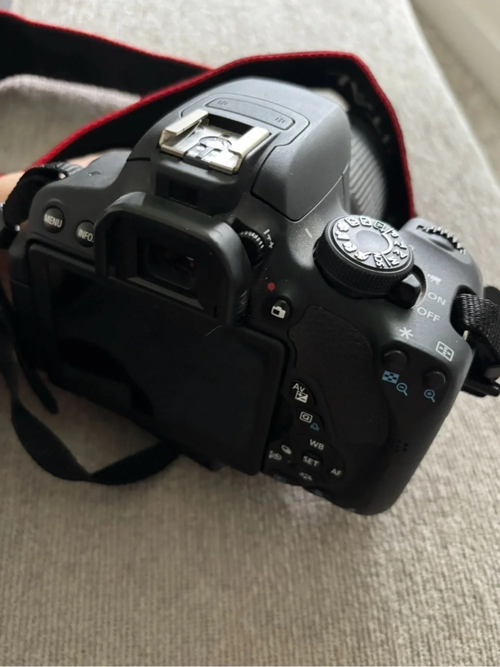 Camera Canon Rebel T5i DSLR with 18-55mm Kit Lens